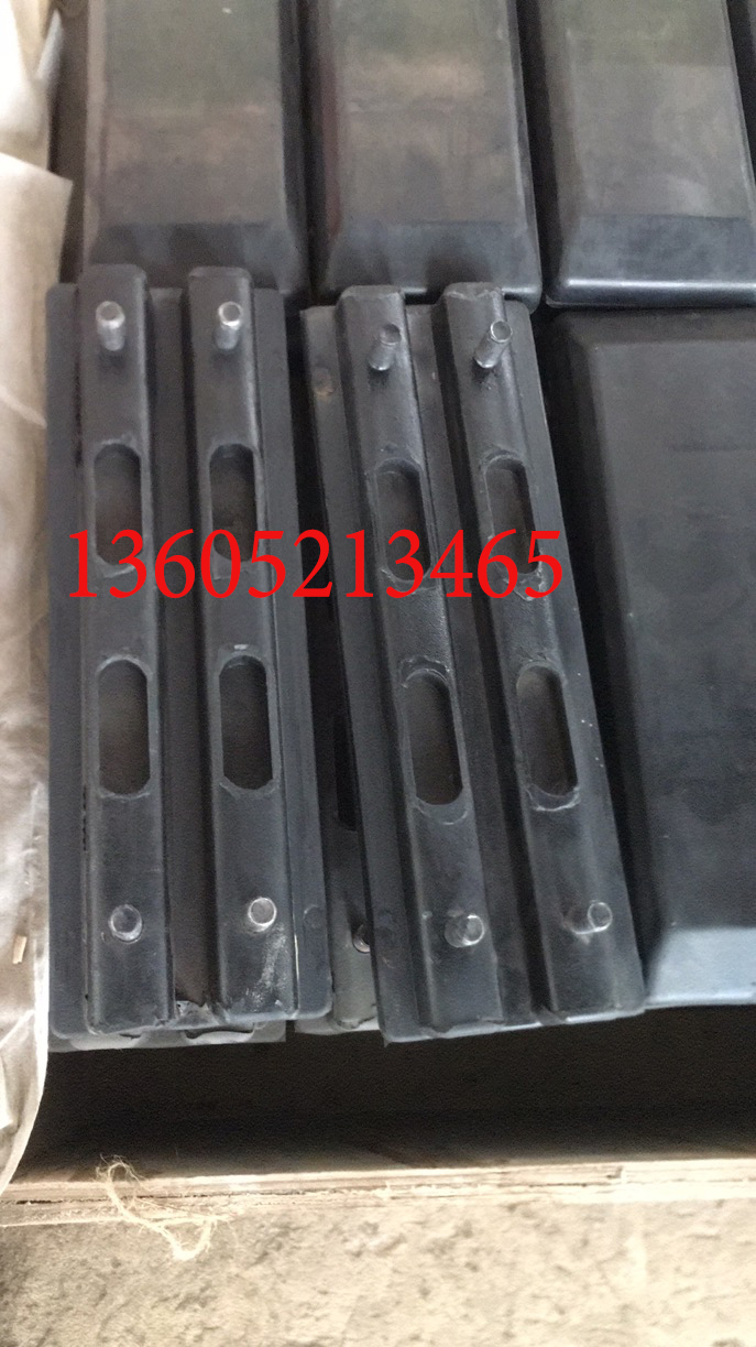 長(zhǎng)城攤鋪機(jī)履帶板膠塊400長(zhǎng)